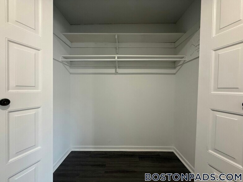 Building Photo - 53 Hill Rd