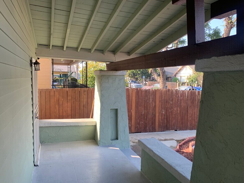 Building Photo - 1386 W 38th St