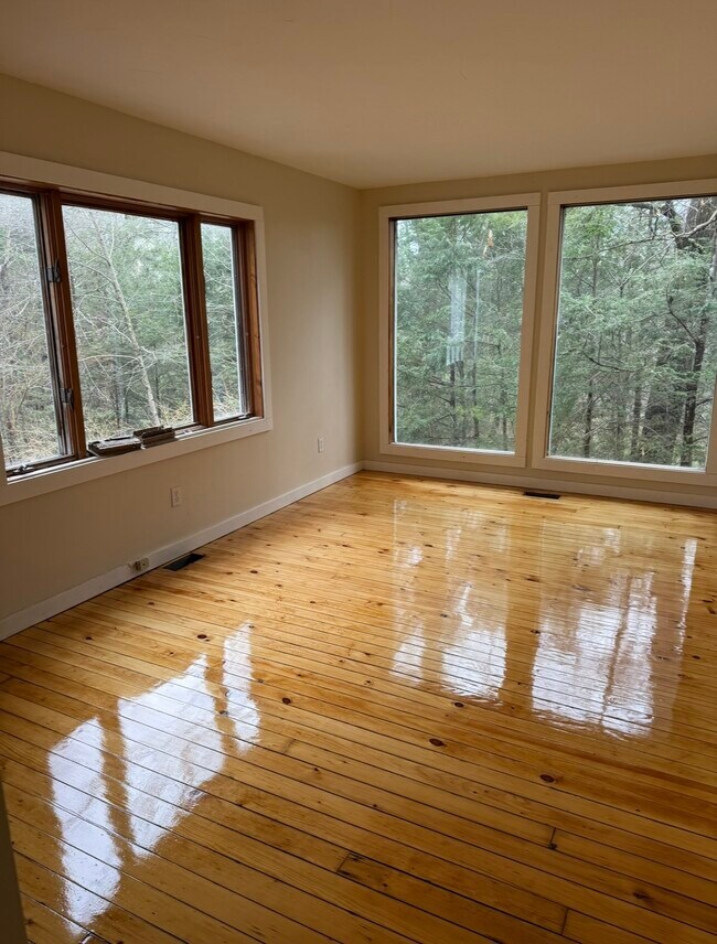 Building Photo - 300 Amherst Rd