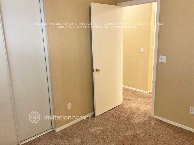 Building Photo - 9537 W Monte Vista Rd