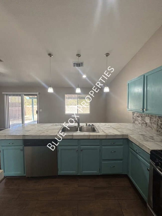 Building Photo - 9825 N Camino Vado