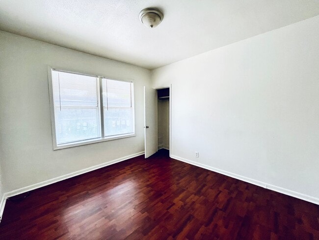 Building Photo - 307 Woodbine St