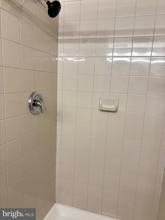 Building Photo - 6966 Hanover Pkwy