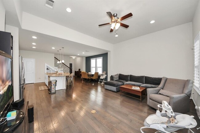 Building Photo - 8919 RoseWood Grove Ln