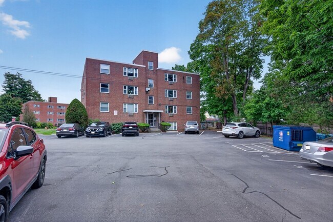 Building Photo - 190 Mt Auburn St