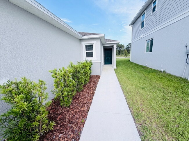 Building Photo - 524 Carya Wy