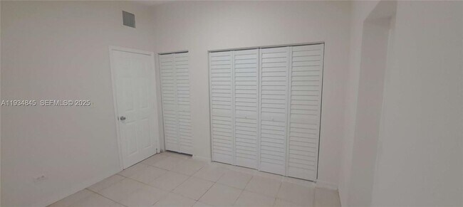 Building Photo - 3083 NW 32nd St