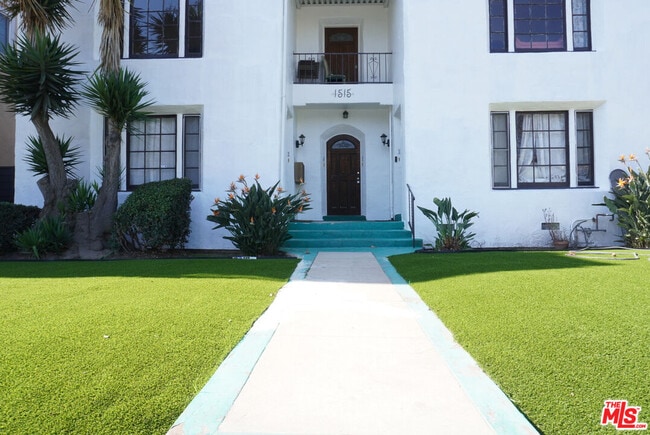 Building Photo - 1515 S Hayworth Ave