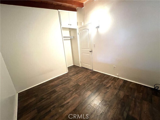 Building Photo - 725 Tyrol Dr