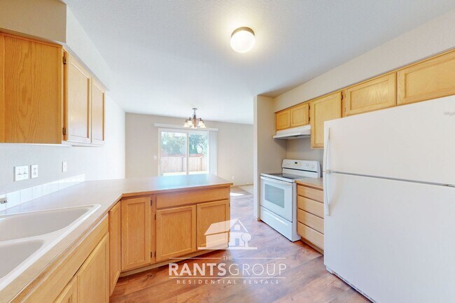 Building Photo - 7043-7045 Lazy Ct SW