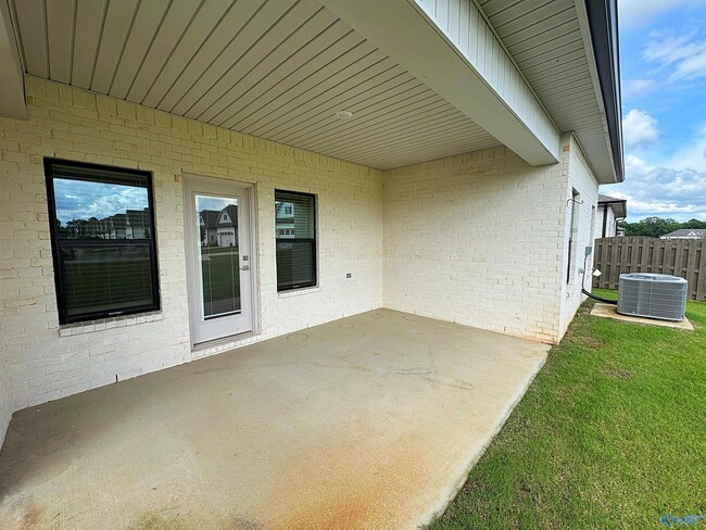 Building Photo - 463 Raleigh Elm Dr