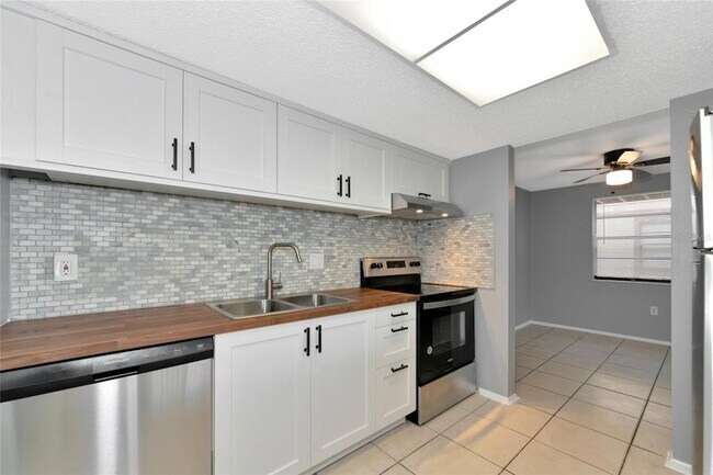 Building Photo - 5026 Water Oak Dr