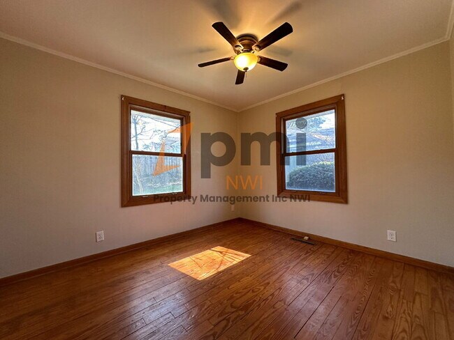 Building Photo - 202 E 250 S