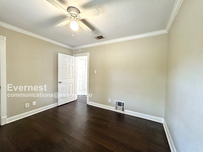 Building Photo - 2701 Deeringhill Dr