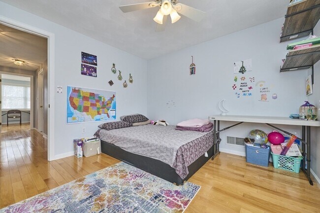 Building Photo - 27 Cranberry Ln