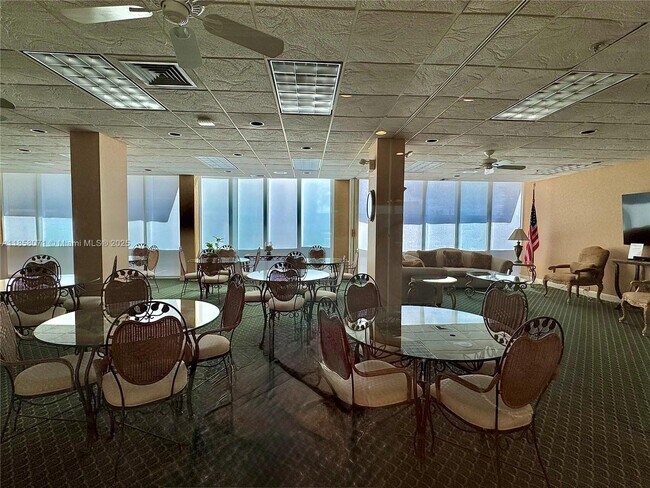 Building Photo - 5440 N Ocean Dr