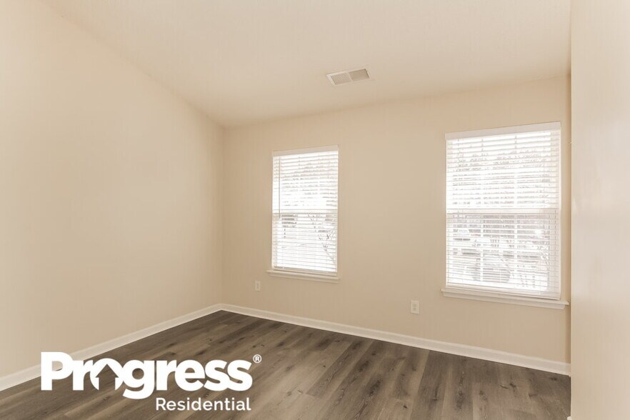 Building Photo - 17113 Greenlawn Hills Ct