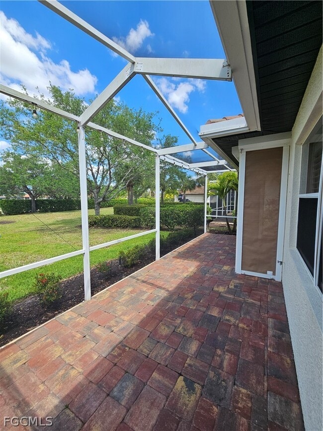 Building Photo - 10518 Avila Cir