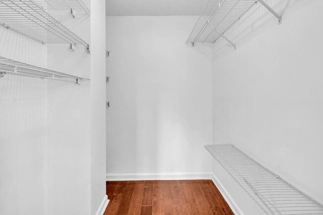 Building Photo - 2438 Southridge Rd