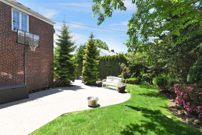 Building Photo - 69 Castle Ridge Rd