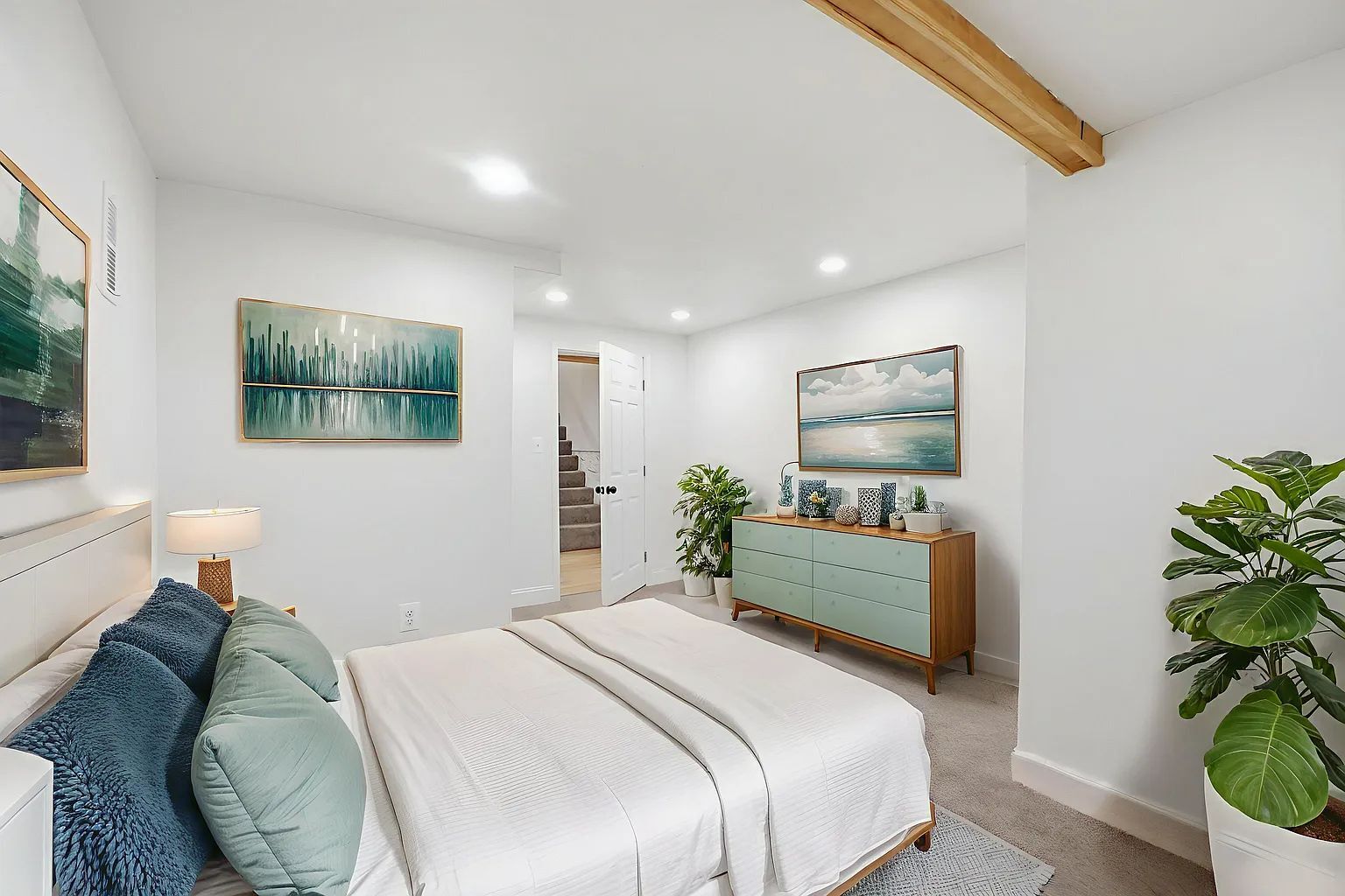 Building Photo - 744 N Patterson Park Ave