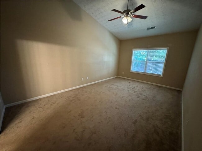 Building Photo - 1025 City Park Dr