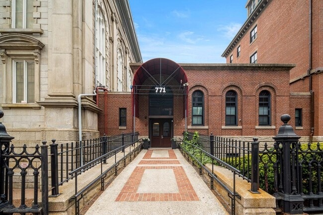 Building Photo - 771 Harrison Ave