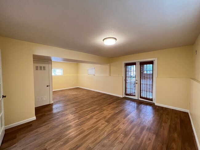 Building Photo - Downtown Benicia Remodeled Saltbox