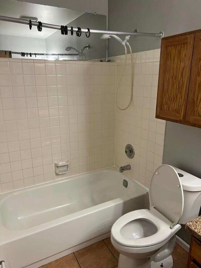 Building Photo - 1205 Wyndham Ct