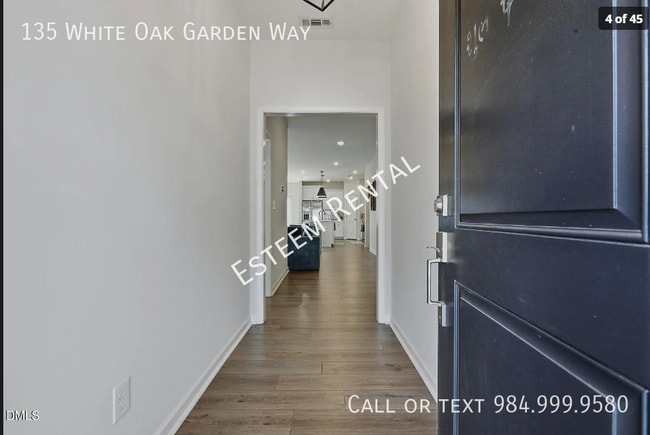 Building Photo - 135 White Oak Gdn Wy