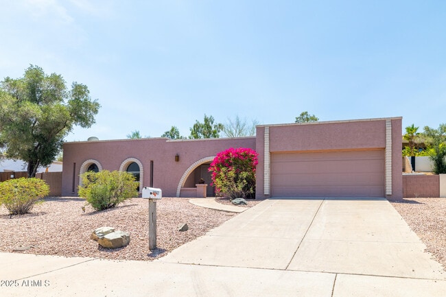 Building Photo - 2847 E Acoma Dr