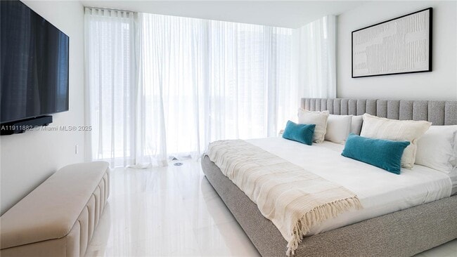 Building Photo - 300 Biscayne Blvd Way