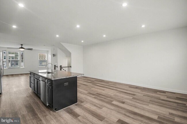 Building Photo - 11398 Willow Green Cir