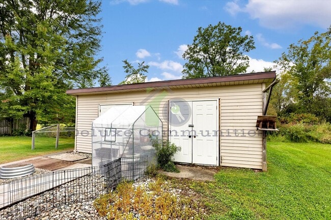Building Photo - Darling 2 Bedroom Home in Middleville