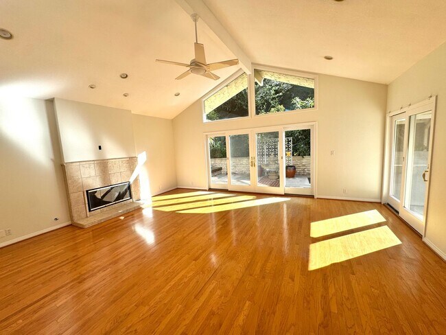 Building Photo - Quiet cul-de-sac Ondulando home