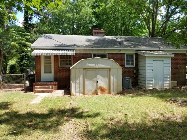 Building Photo - 3525 Draper Ave