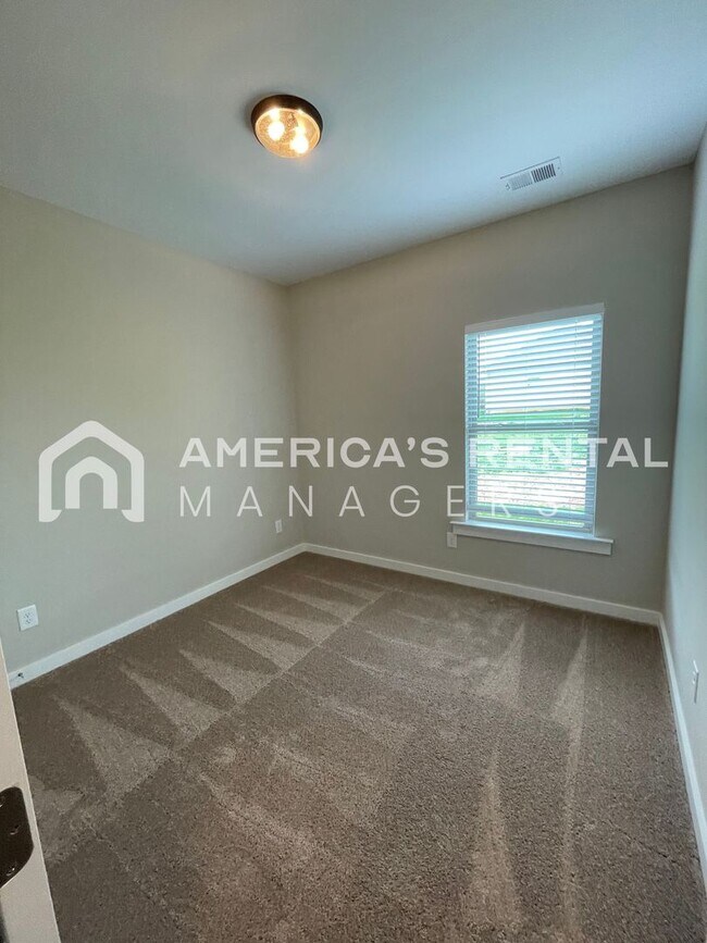 Building Photo - Home for Rent in Eastaboga, AL!!! Availabl...