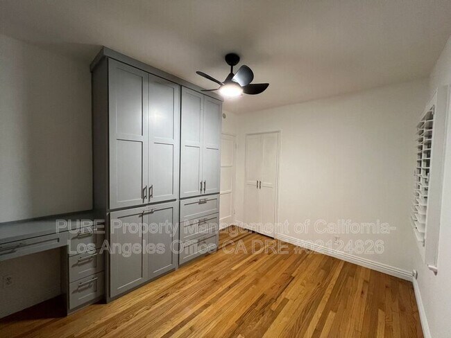 Building Photo - 1910 W 94th Pl