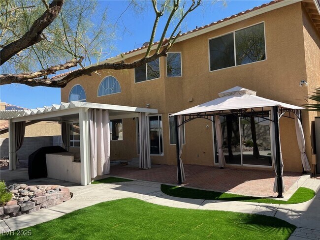 Building Photo - 8640 Castle Hill Ave