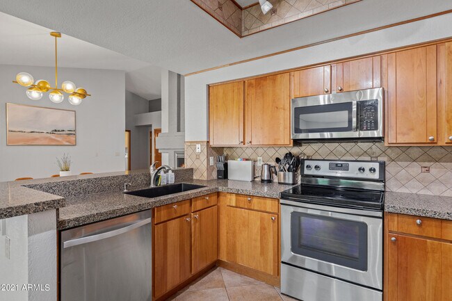 Building Photo - 5735 E Campo Bello Dr