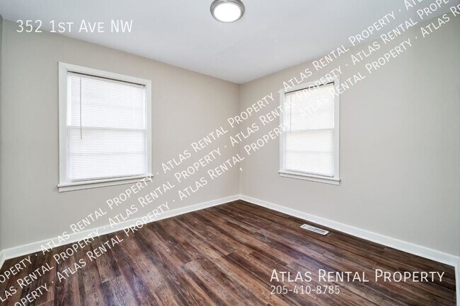 Building Photo - 352 1st Ave NW