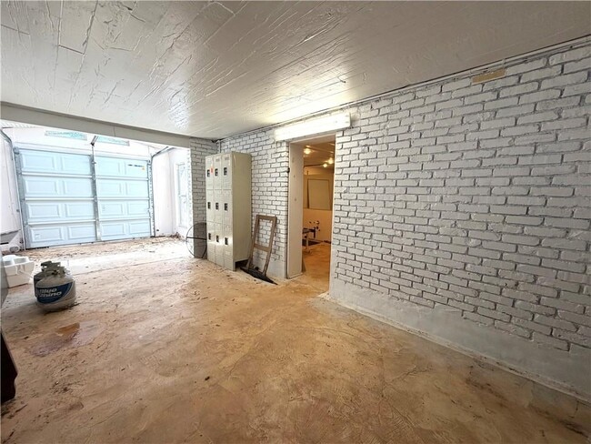 Building Photo - 164 Osner Dr NE