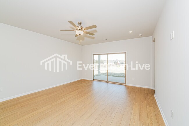 Building Photo - 202 Paca Ln