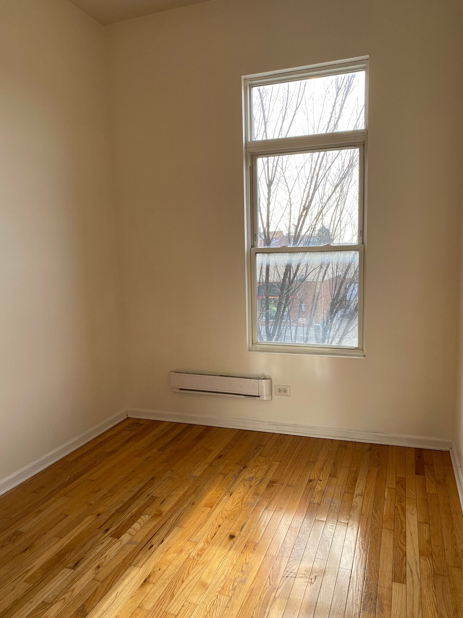 Second BR - 2712 W North Ave