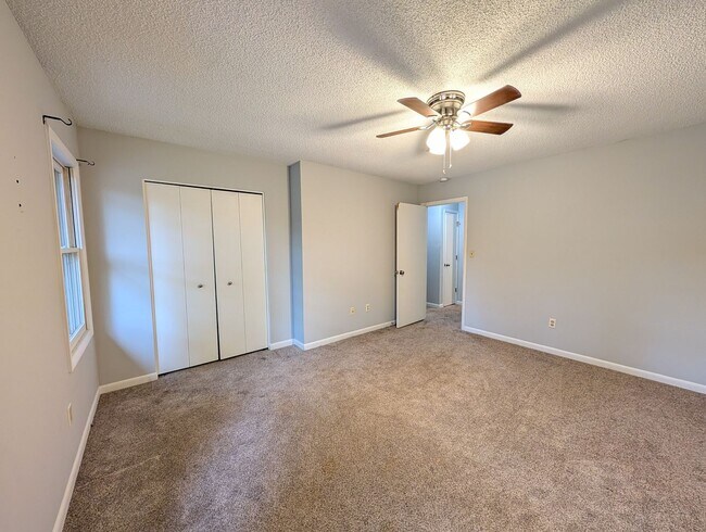 Building Photo - Arden Duplex