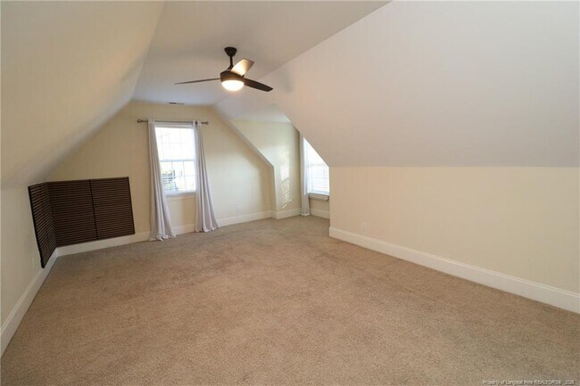 Building Photo - 7124 Blue Juniper Ct