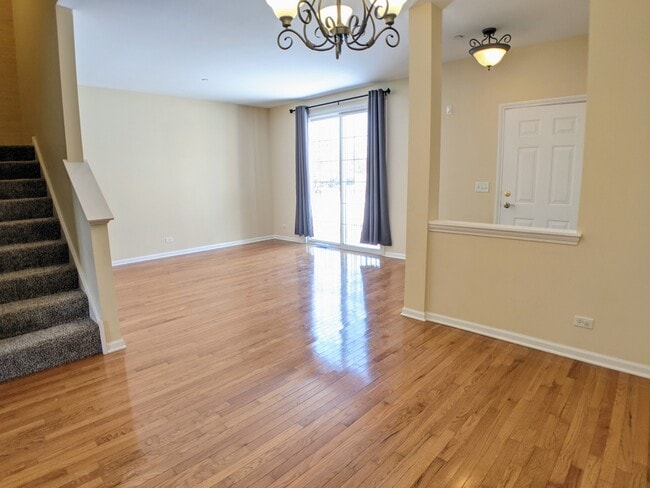 Building Photo - 385 Bradbury Ln