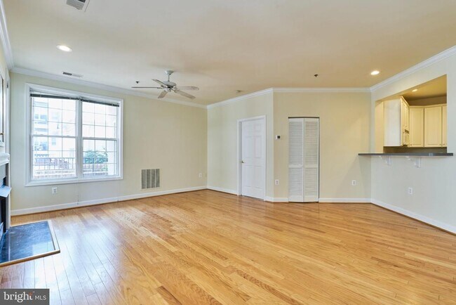 Building Photo - 1321 N Adams Ct