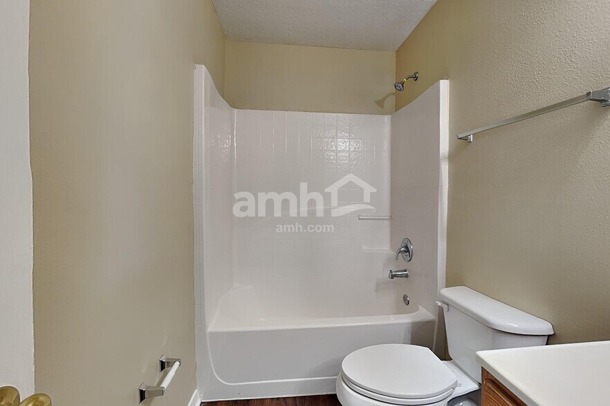 Building Photo - 1051 Brenton Leaf Dr