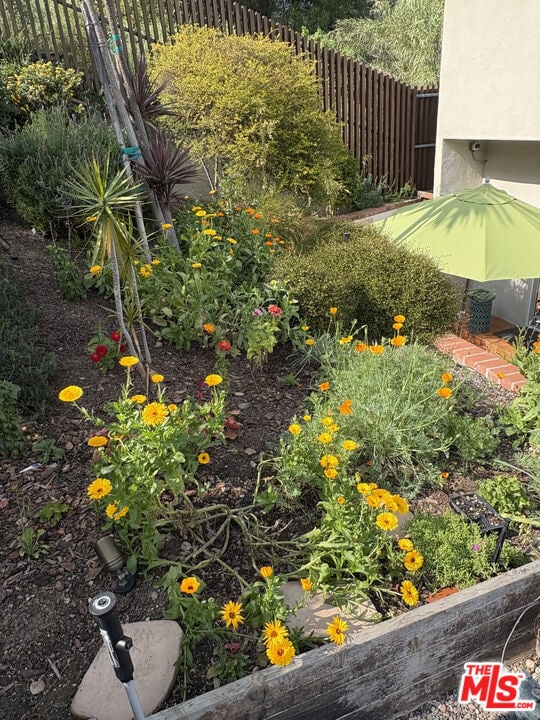 Building Photo - 444 W Avenue 37